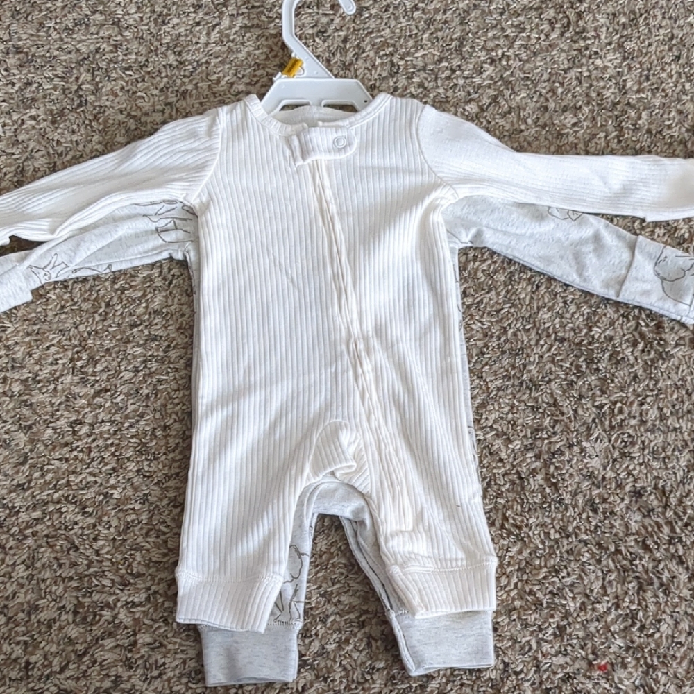 Carter's White and Gray 2 Piece Set - NWT